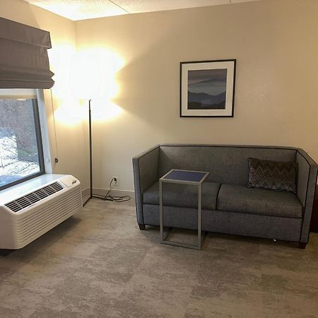 Hampton Inn Doylestown Warrington Экстерьер фото