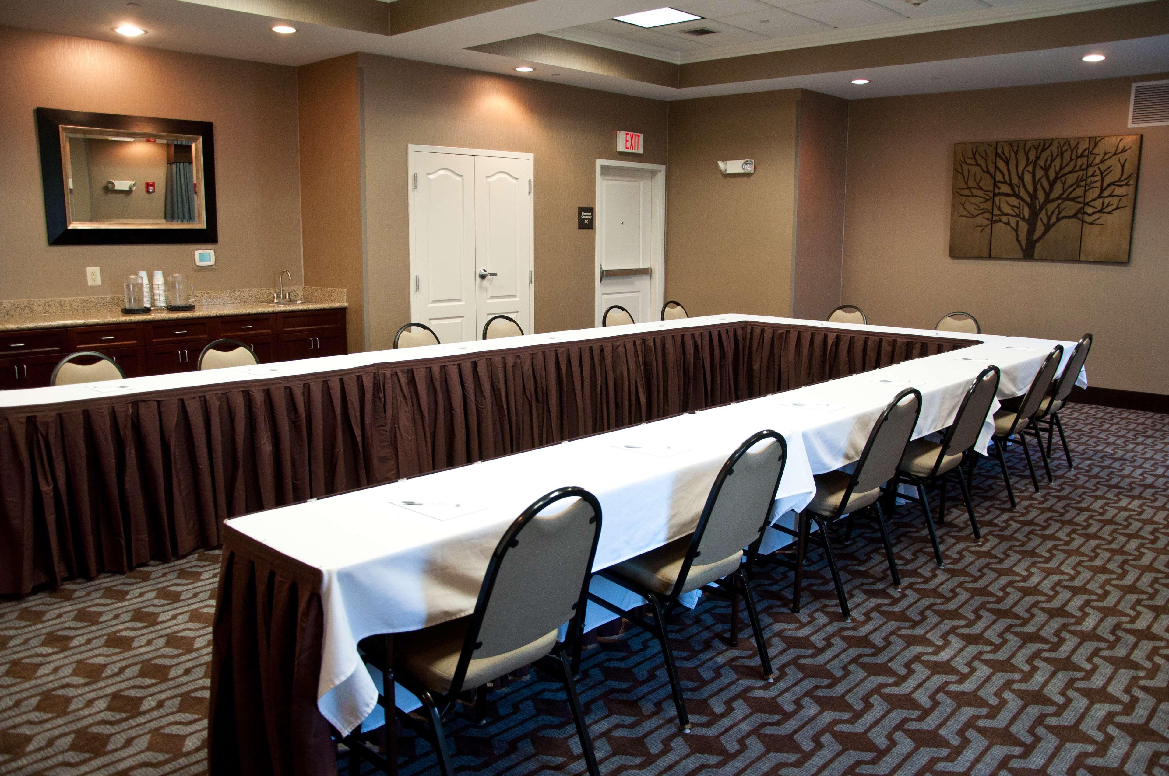 Hampton Inn Doylestown Warrington Экстерьер фото