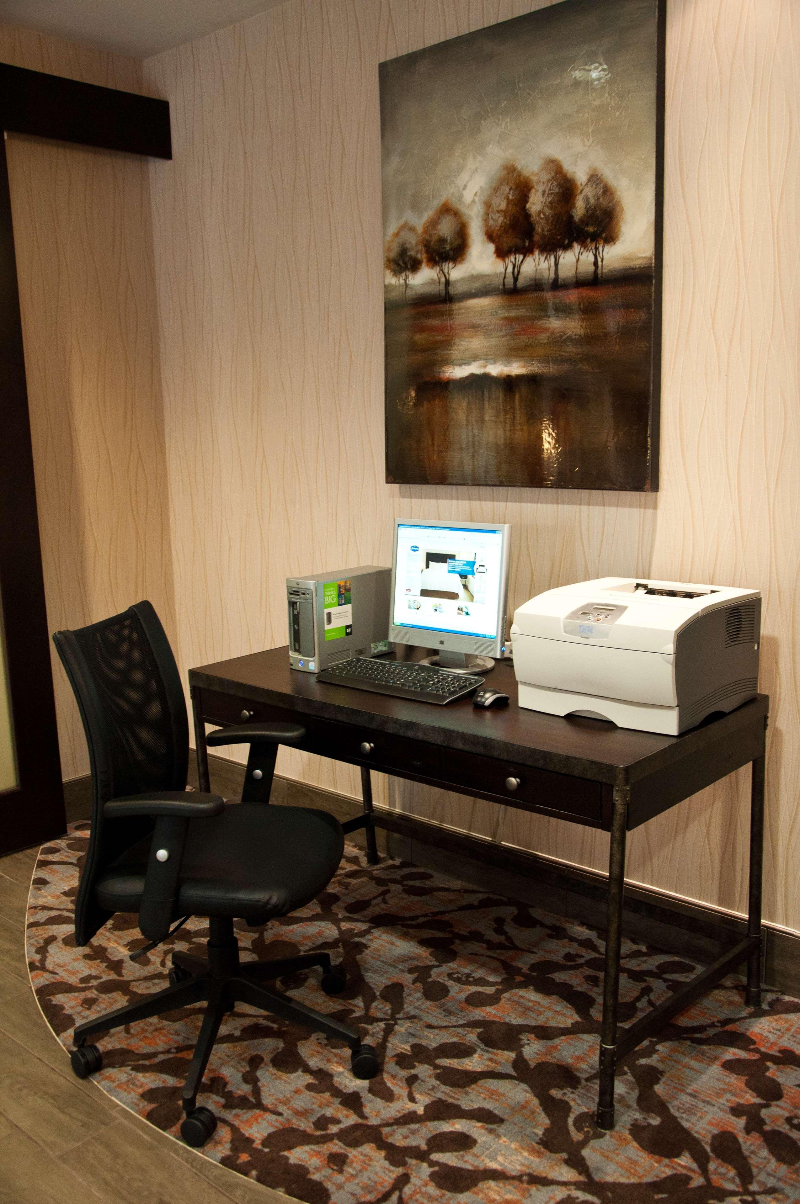 Hampton Inn Doylestown Warrington Экстерьер фото