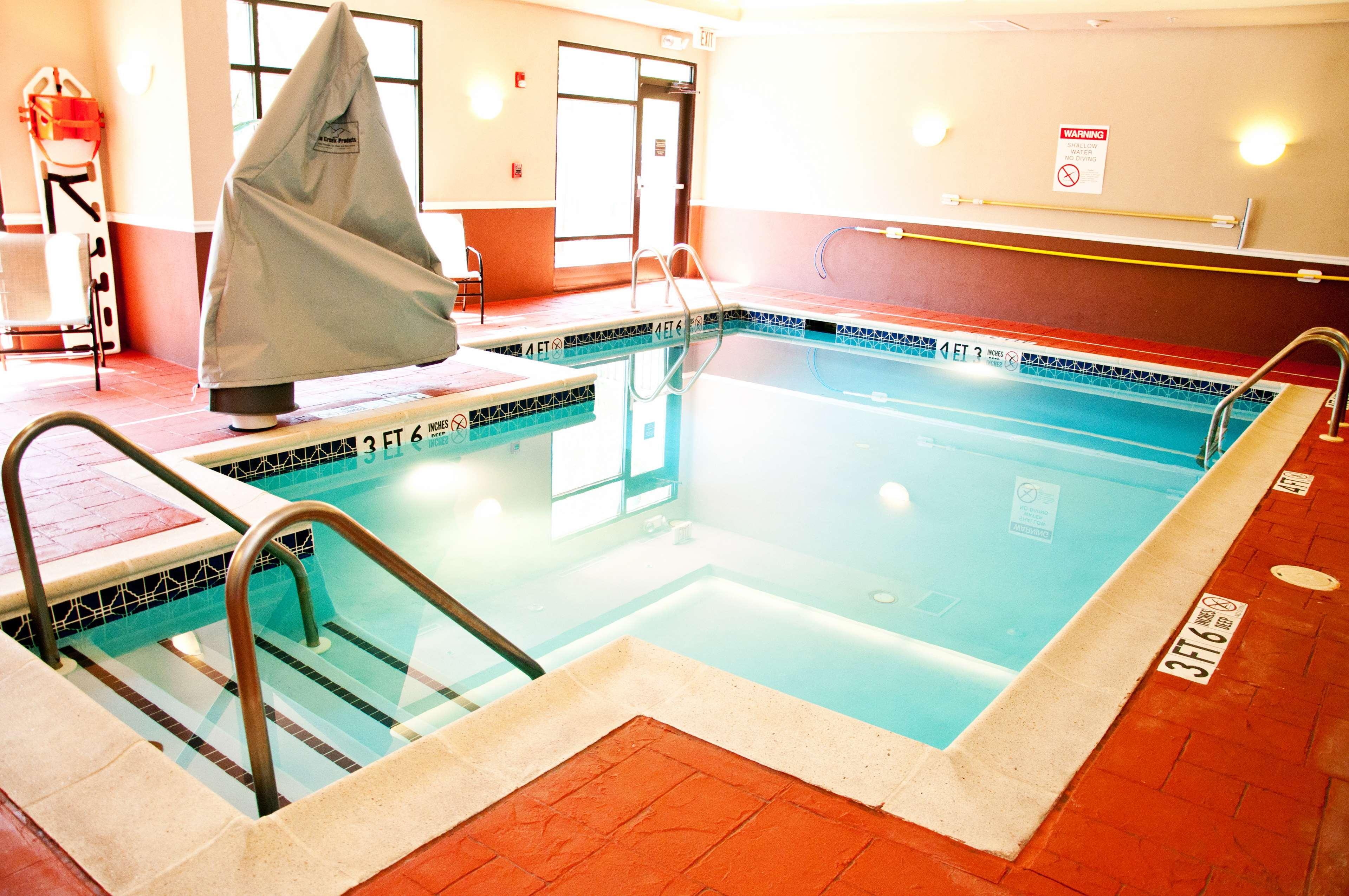 Hampton Inn Doylestown Warrington Экстерьер фото