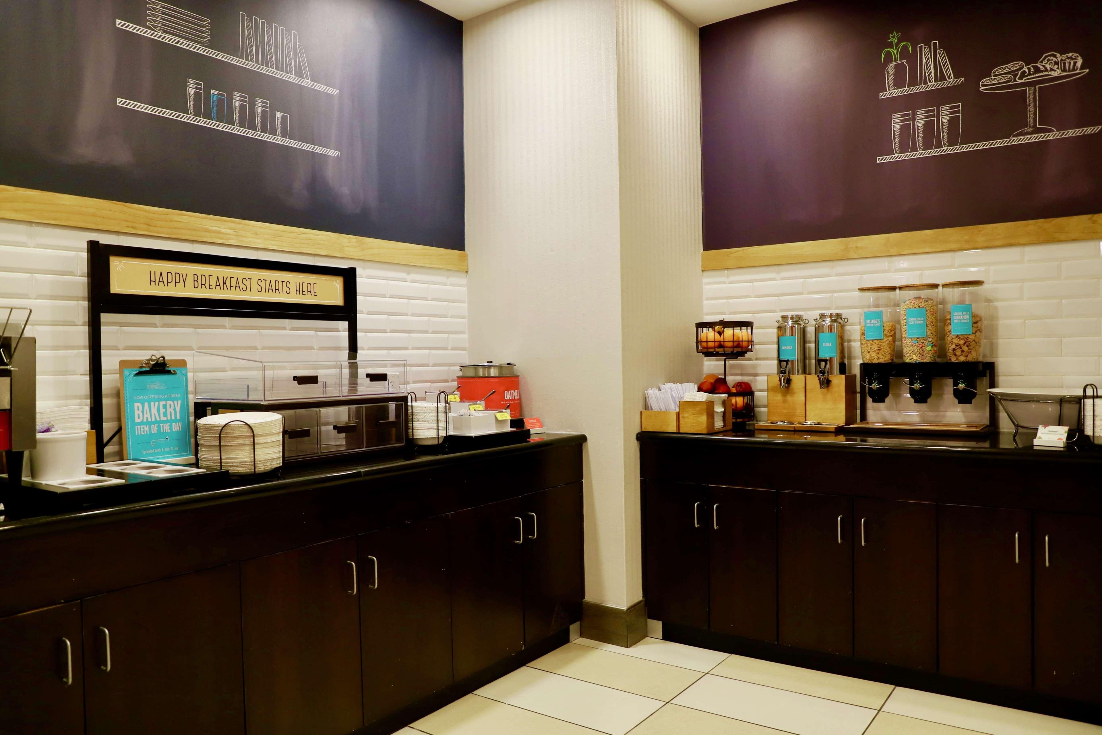 Hampton Inn Doylestown Warrington Экстерьер фото