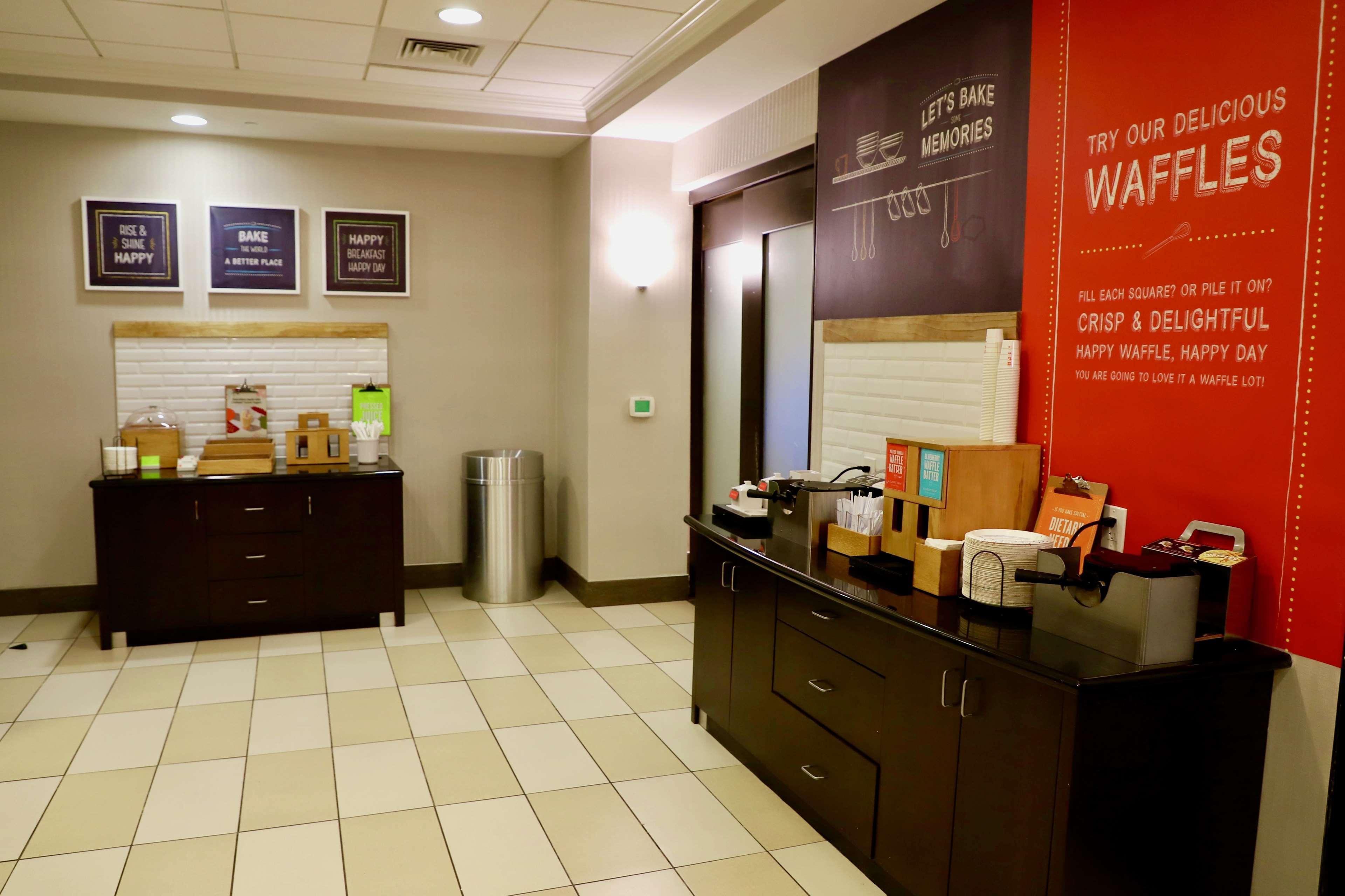 Hampton Inn Doylestown Warrington Экстерьер фото