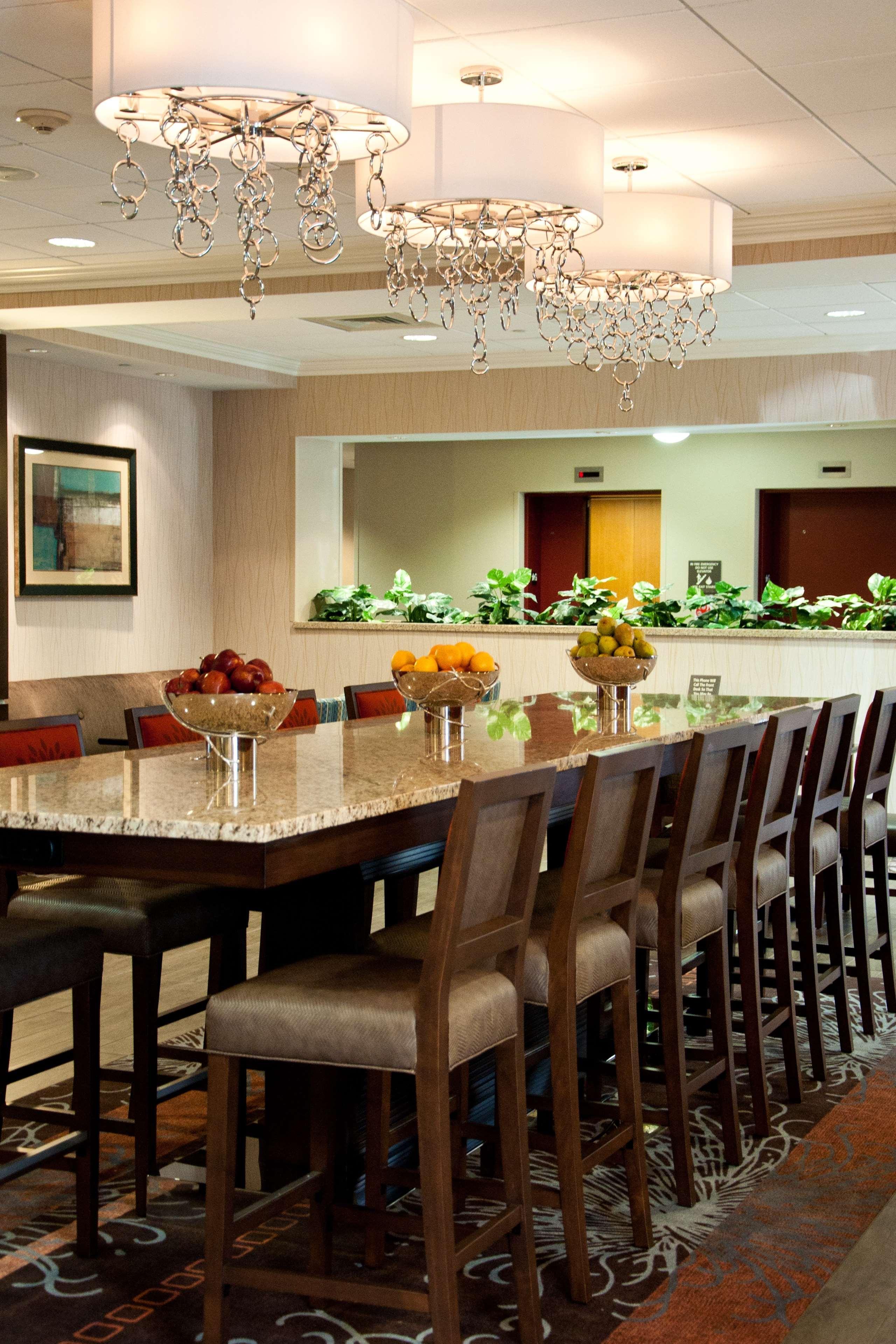 Hampton Inn Doylestown Warrington Экстерьер фото