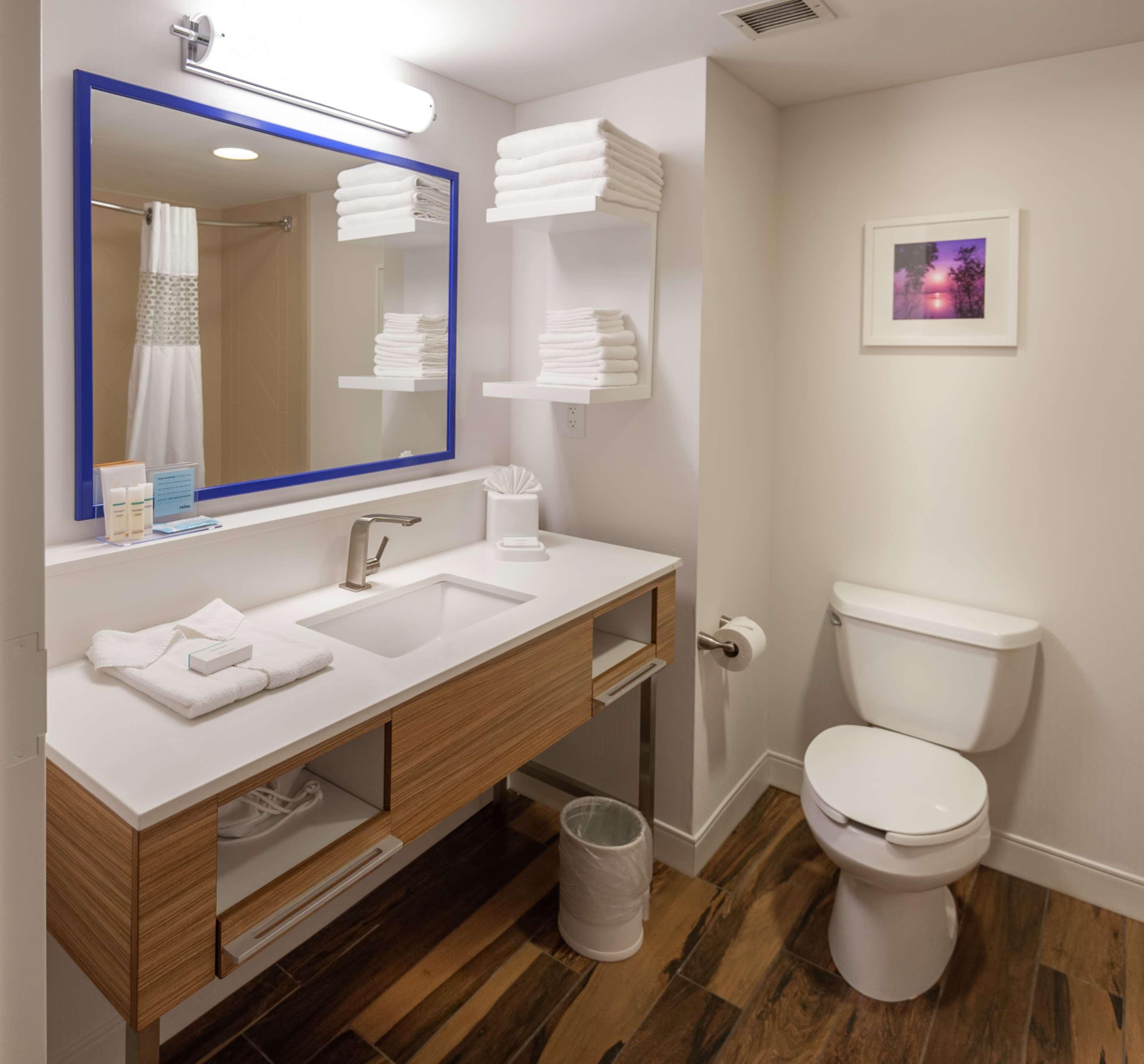 Hampton Inn Doylestown Warrington Экстерьер фото