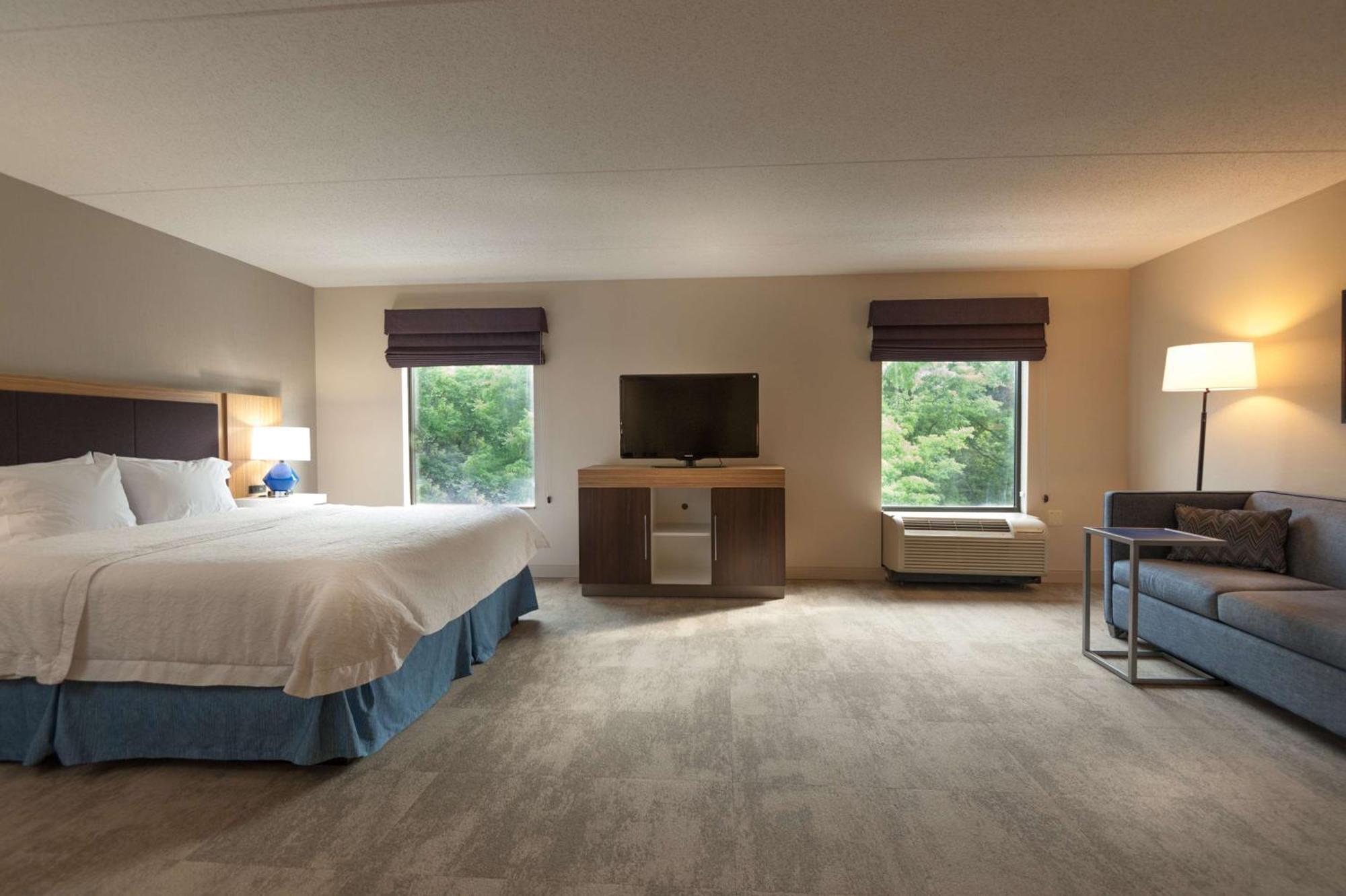 Hampton Inn Doylestown Warrington Экстерьер фото