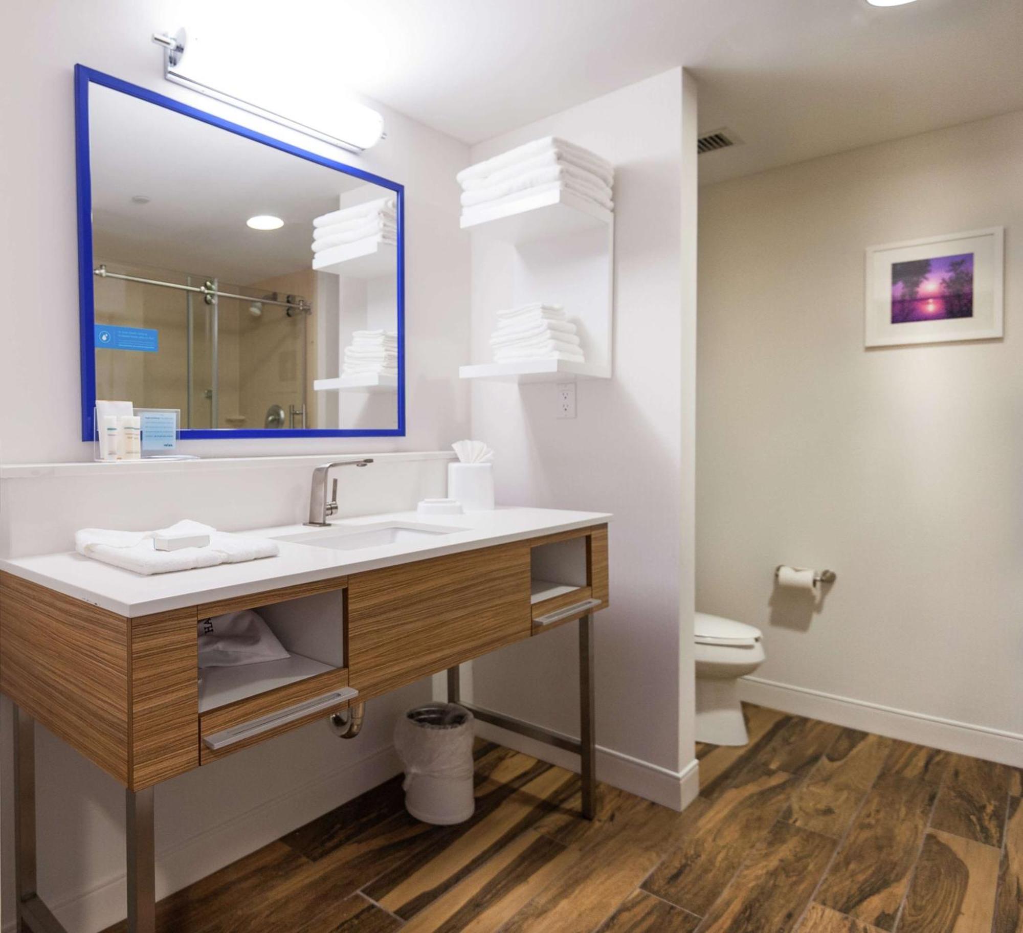 Hampton Inn Doylestown Warrington Экстерьер фото