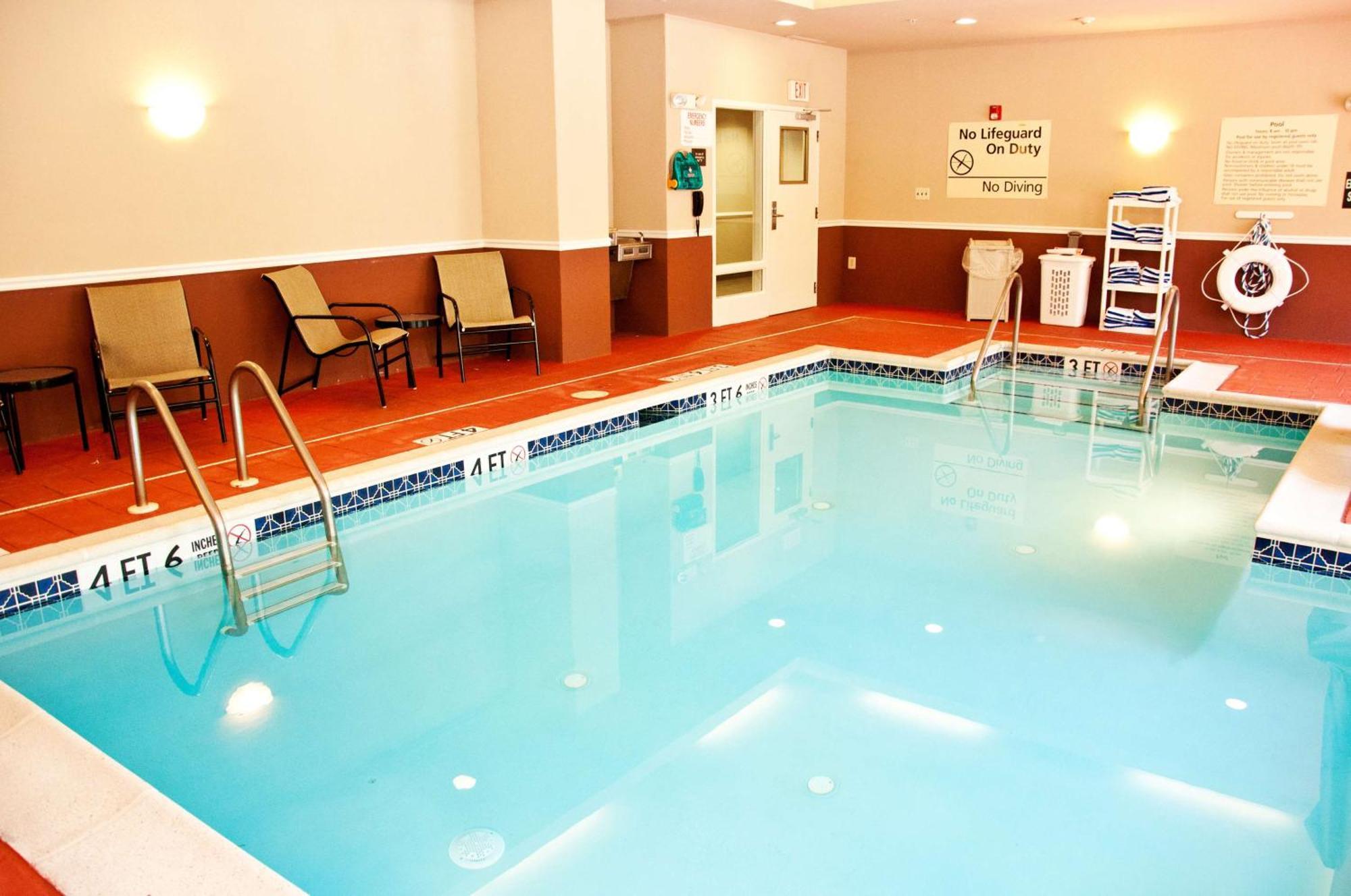 Hampton Inn Doylestown Warrington Экстерьер фото